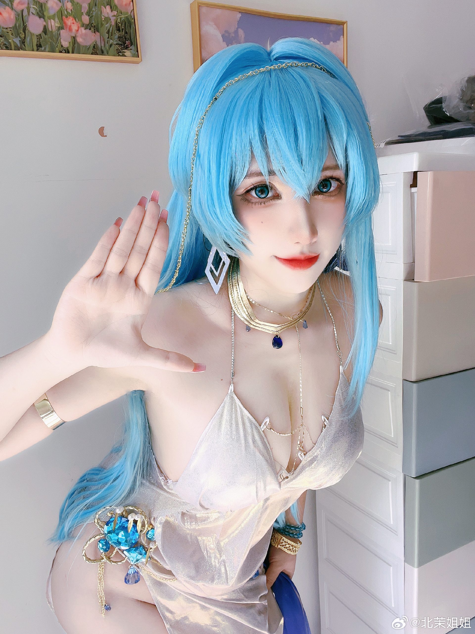 nikke:胜利女神 终于拍了海伦礼服 ​​​@北茉姐姐-次星岛