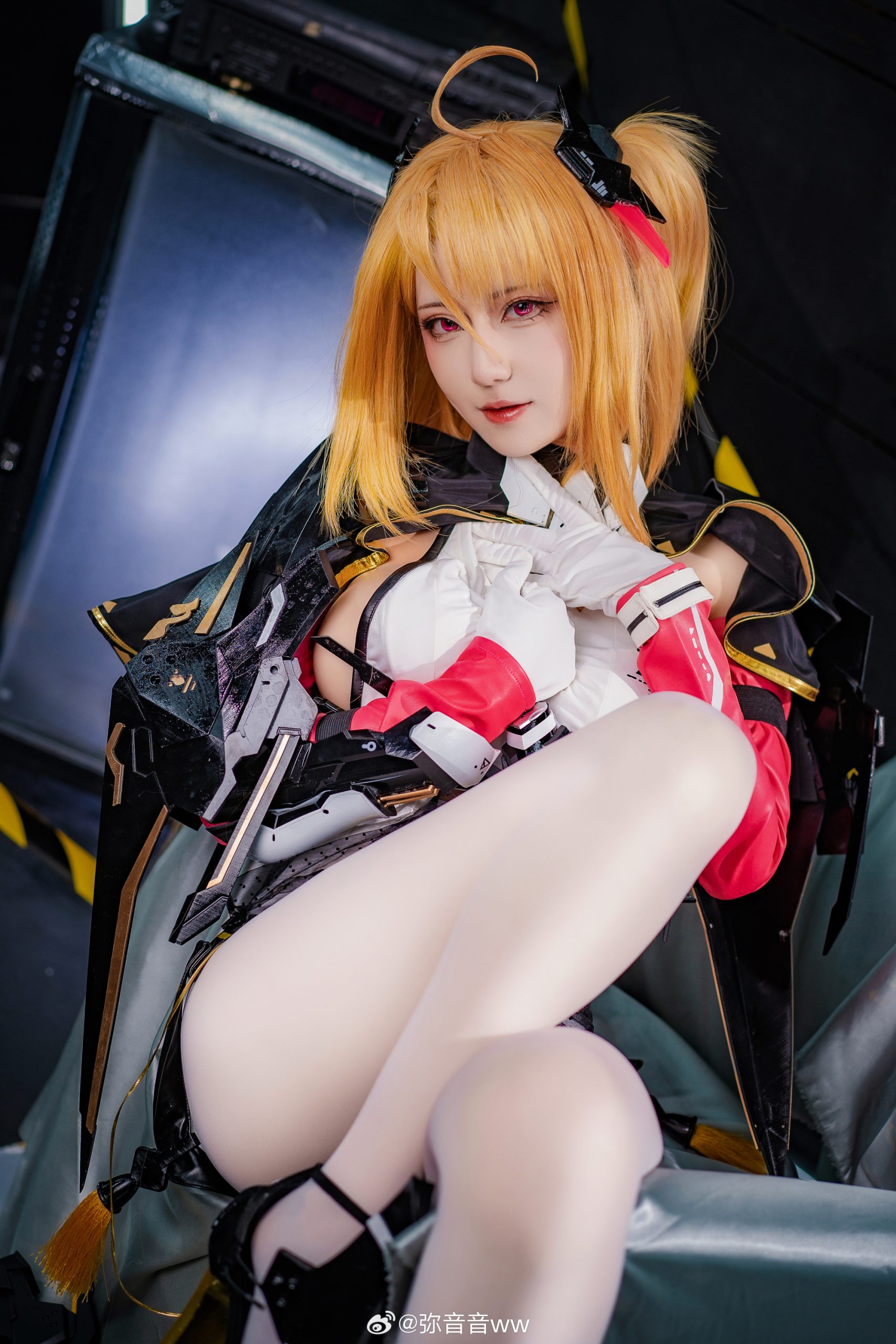 COSPLAY 先提前说声抱歉，出于个人习惯，我可能会在不经意间插手一些事务。 交错战线 灭刃部队——咎瓦尤斯@弥音音ww-次星岛